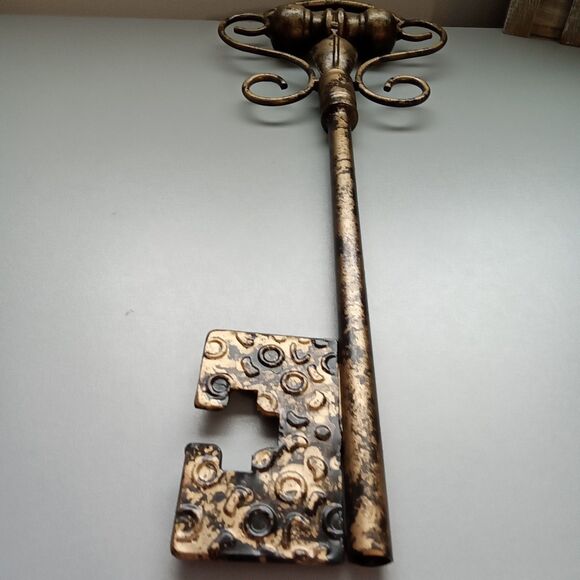 Wall Decor Metal Key Black‎ Gold Rustic Farmhouse - Picture 9 of 10